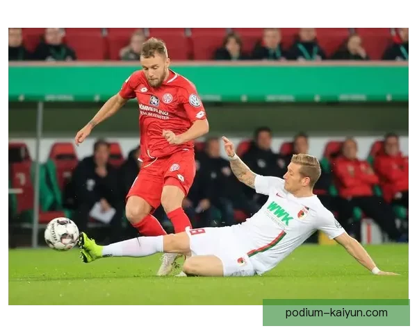 美因茨高压逼抢策略引发德甲球队间的战术变革分析