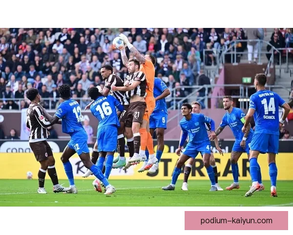 莱万多夫斯基世预赛表现稳定，状态回暖值得关注